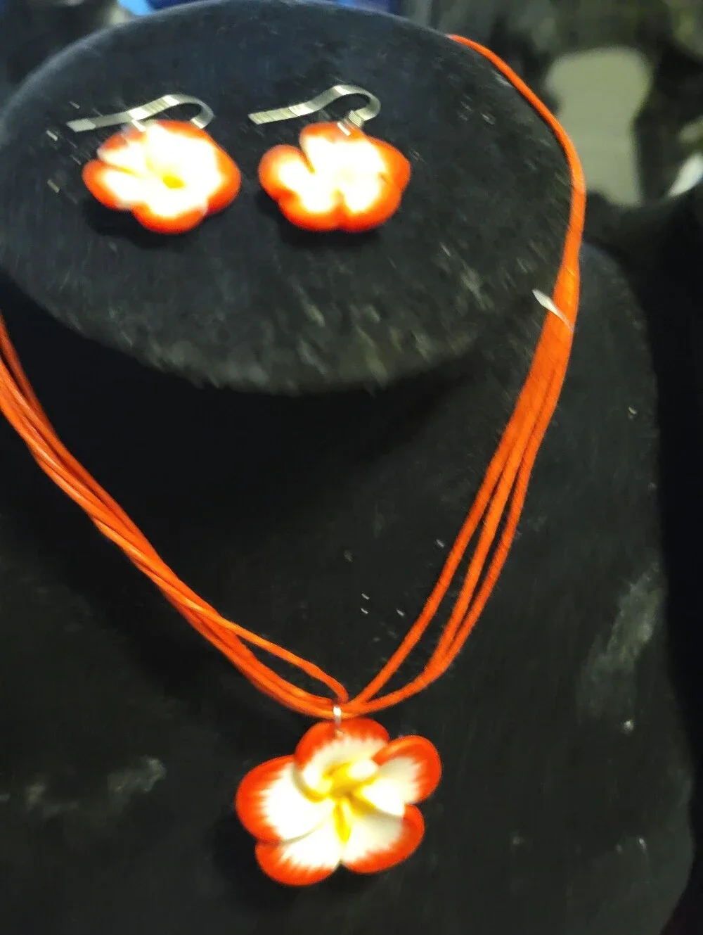 Red and White Flower Pendant Necklace and Earring Set